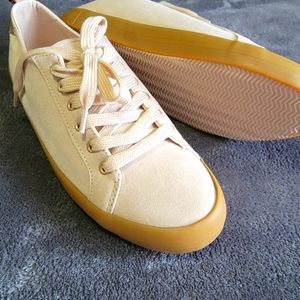 Gap shoes for women